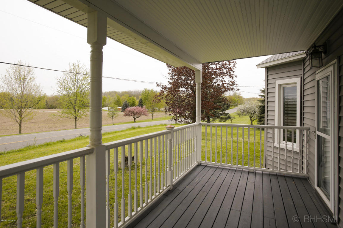 12740 Pine Lake Rd, Plainwell, MI 49080 photo 3