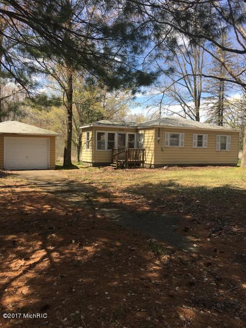 869 S Goode Dr, White Cloud, MI 49349 photo 2