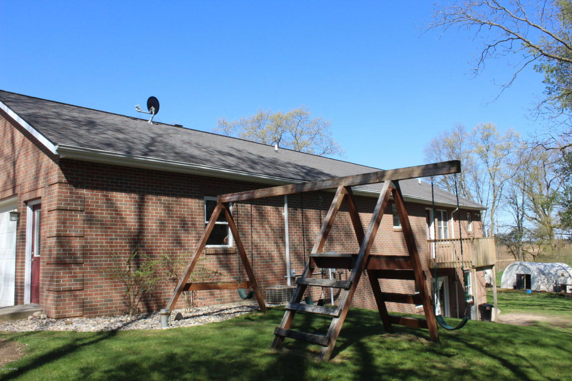 9962 Harkness Rd, Belding, MI 48809 photo 5