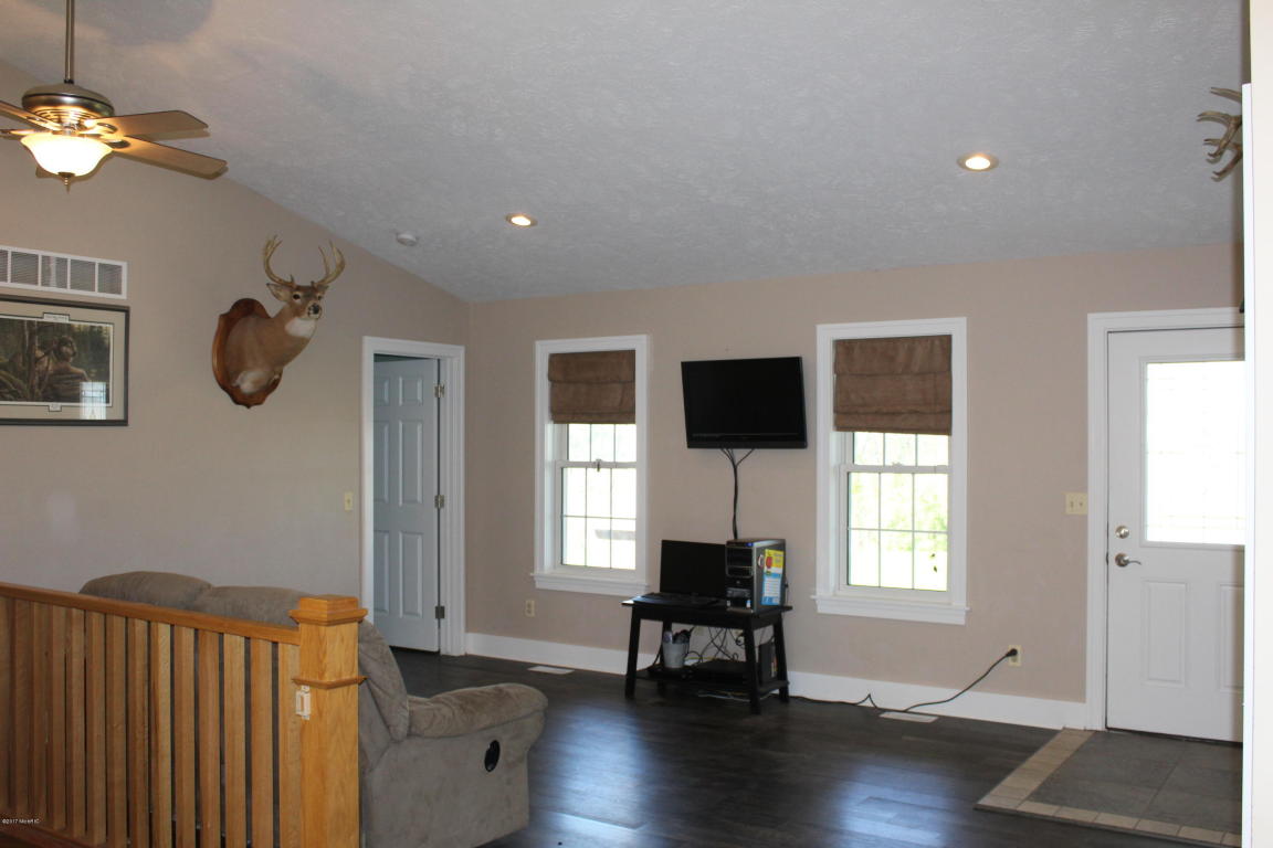 9962 Harkness Rd, Belding, MI 48809 photo 14