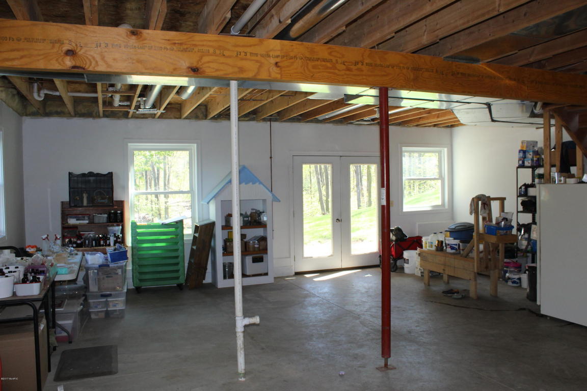 9962 Harkness Rd, Belding, MI 48809 photo 32