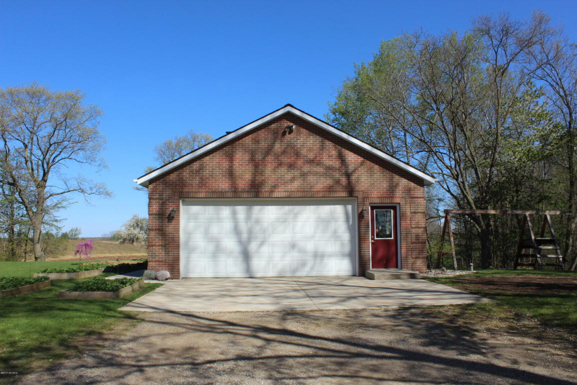 9962 Harkness Rd, Belding, MI 48809 photo 6
