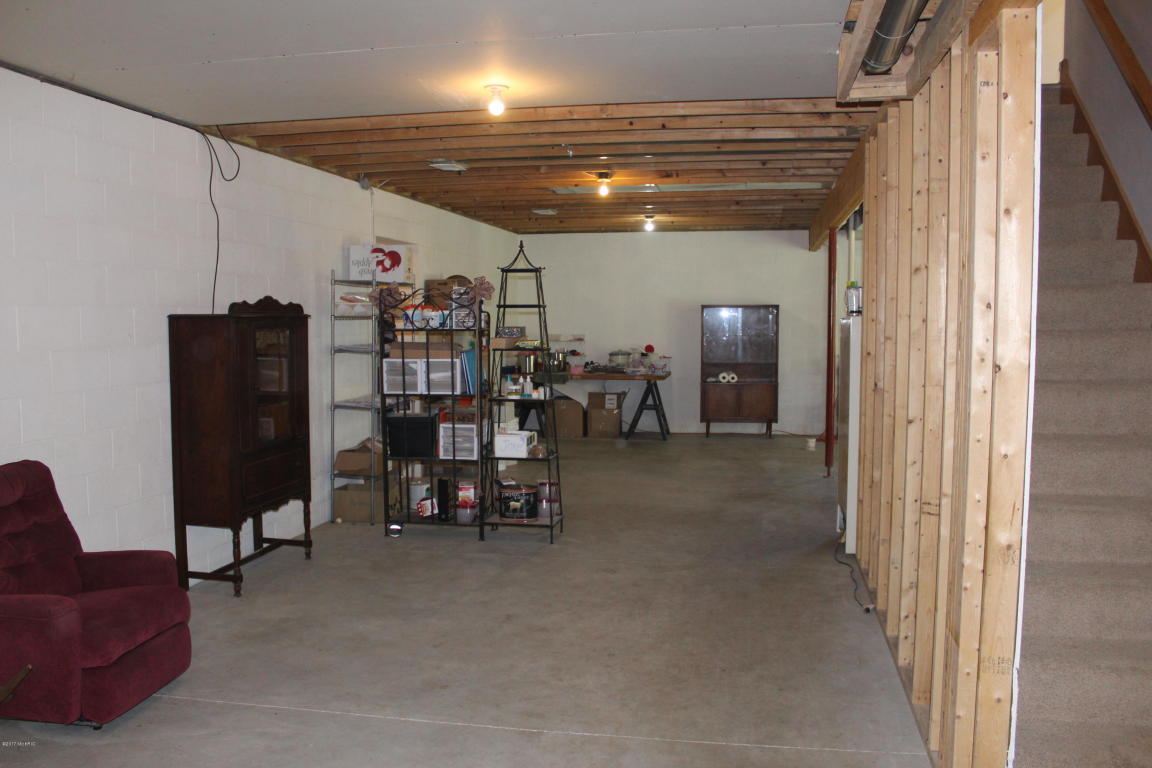 9962 Harkness Rd, Belding, MI 48809 photo 31