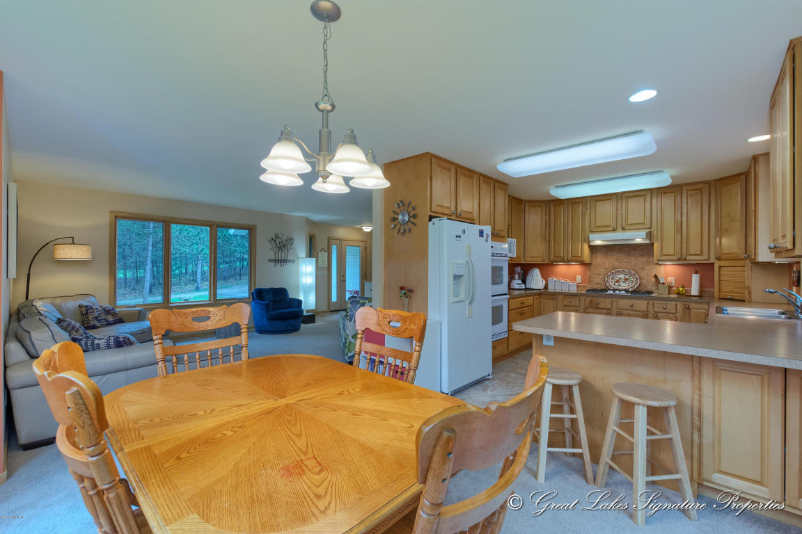2492 88th, Newaygo, MI 49337 photo 11