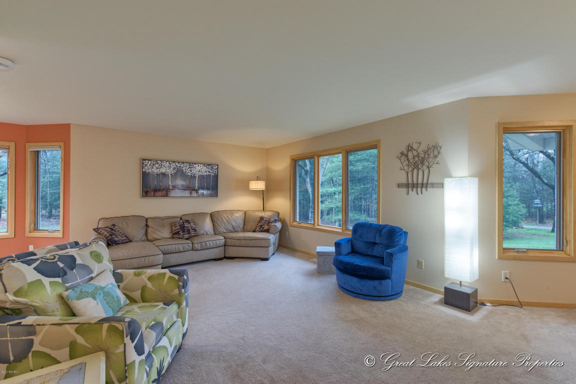 2492 88th, Newaygo, MI 49337 photo 4