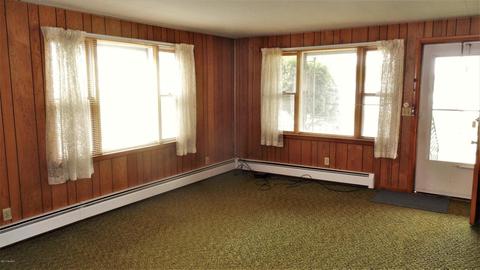 311 Home St, Edmore, MI 48829 photo 9