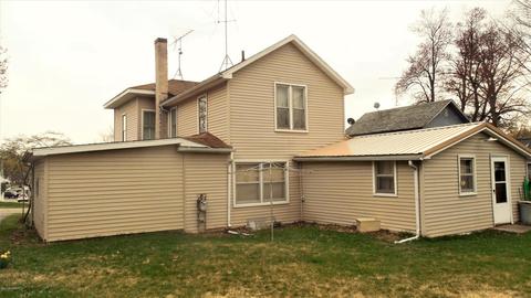 311 Home St, Edmore, MI 48829 photo 4