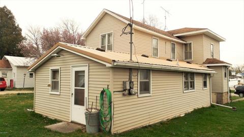 311 Home St, Edmore, MI 48829 photo 3