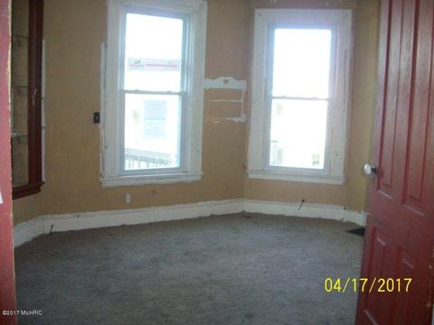 910 Third St, Three Rivers, MI 49093 photo 4