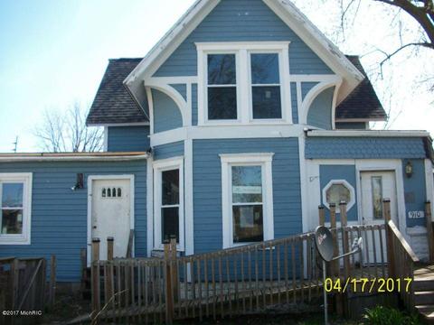 910 Third St, Three Rivers, MI 49093 photo 1