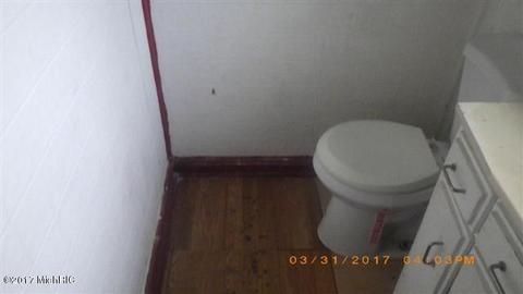 910 Third St, Three Rivers, MI 49093 photo 5