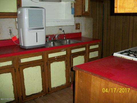 910 Third St, Three Rivers, MI 49093 photo 6