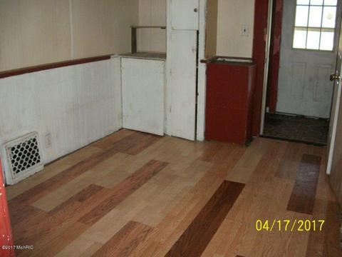 910 Third St, Three Rivers, MI 49093 photo 7
