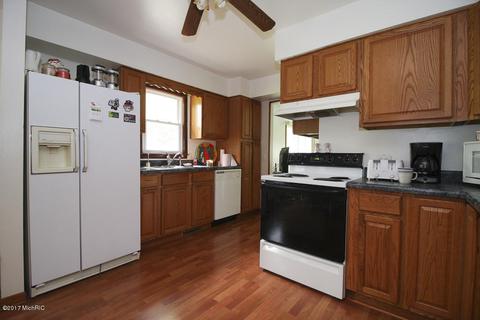 134 Highfield, Marshall, MI 49068 photo 8