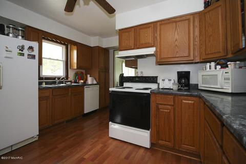 134 Highfield, Marshall, MI 49068 photo 12