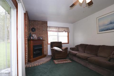 134 Highfield, Marshall, MI 49068 photo 3