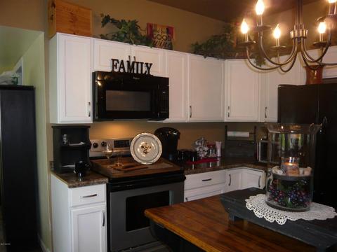 120 W Maple St, Camden, MI 49232 photo 4