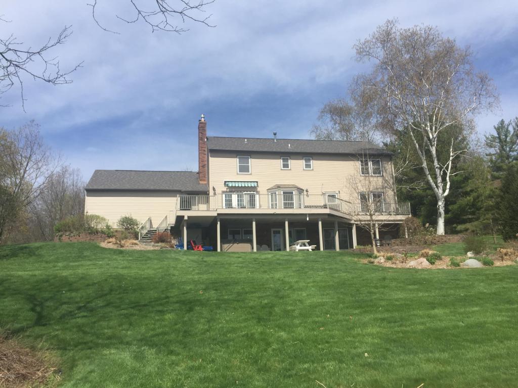 415 Midlakes Blvd, Plainwell, MI 49080 photo 4