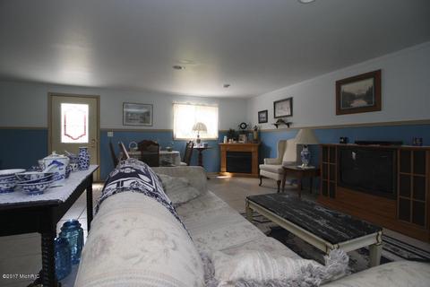 10300 S Case Rd, Dowling, MI 49050 photo 10