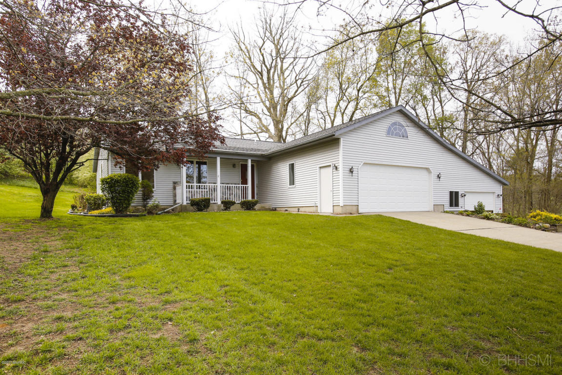 204 206 Deer Run Blvd, Plainwell, MI 49080 photo 1