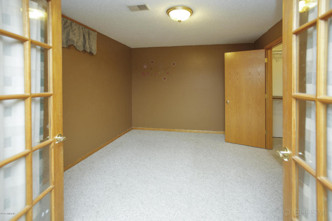 204 206 Deer Run Blvd, Plainwell, MI 49080 photo 19