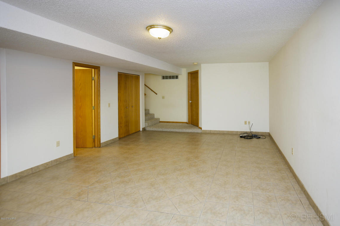 204 206 Deer Run Blvd, Plainwell, MI 49080 photo 18