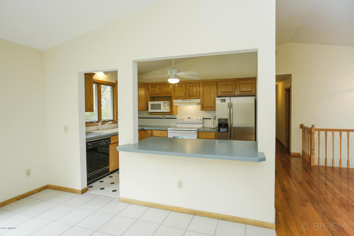 204 206 Deer Run Blvd, Plainwell, MI 49080 photo 7