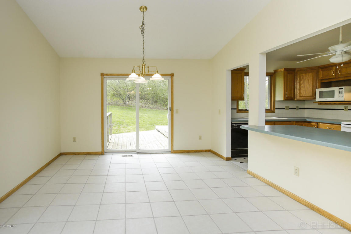 204 206 Deer Run Blvd, Plainwell, MI 49080 photo 11