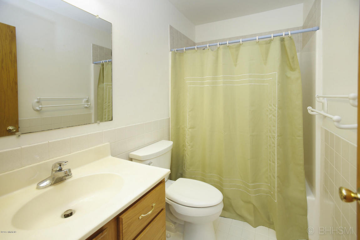 204 206 Deer Run Blvd, Plainwell, MI 49080 photo 16