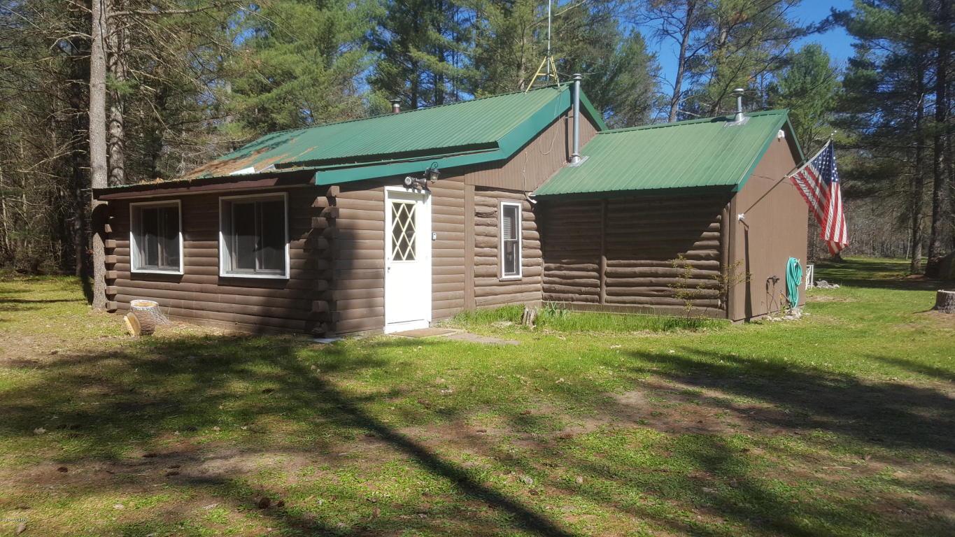 2415 Burke Cir, Baldwin, MI 49304 photo 2