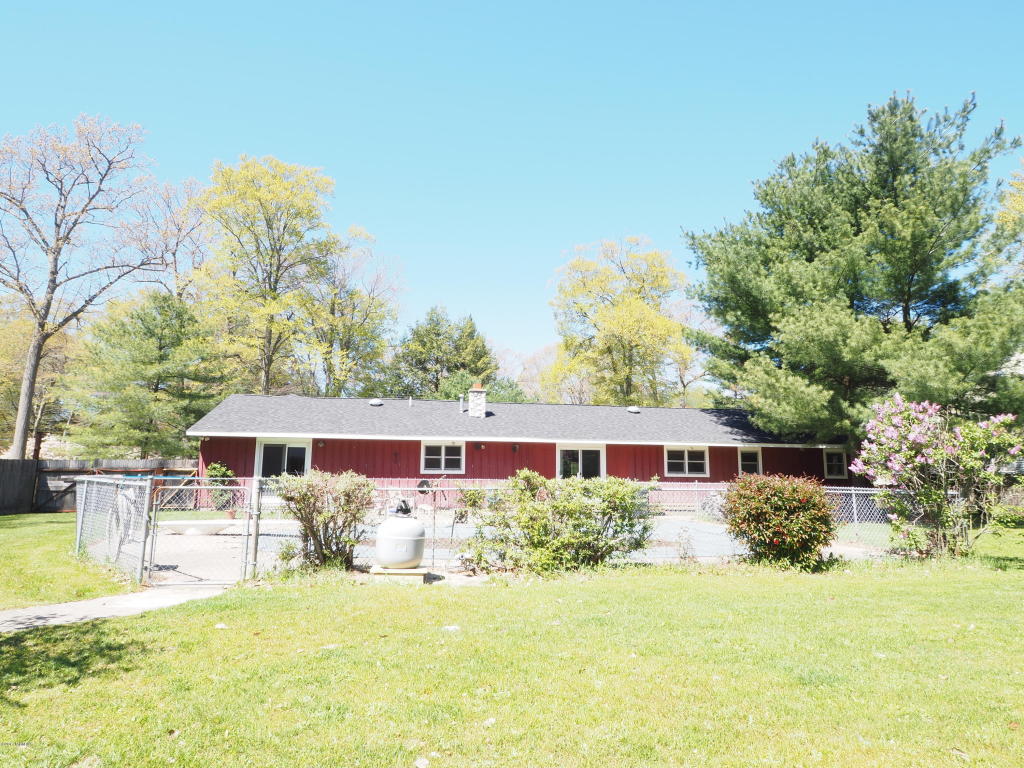 7080 S Walker Rd, Spring Lake, MI 49456 photo 2