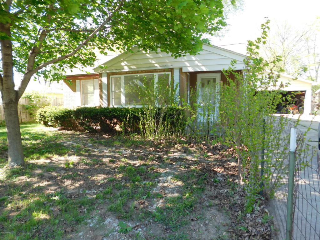 422 Ninth Ave, Three Rivers, MI 49093 photo 2