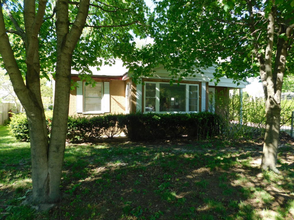422 Ninth Ave, Three Rivers, MI 49093 photo 1