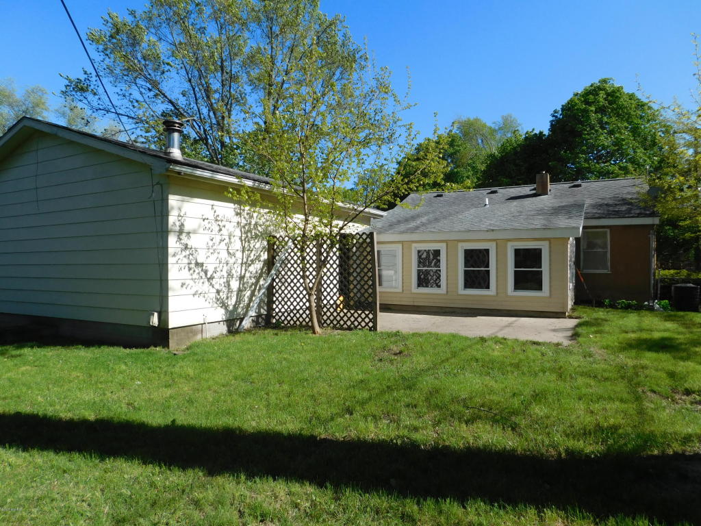 422 Ninth Ave, Three Rivers, MI 49093 photo 5