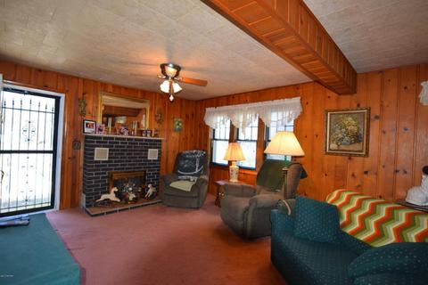 1364 E Wilcox Ave, White Cloud, MI 49349 photo 3