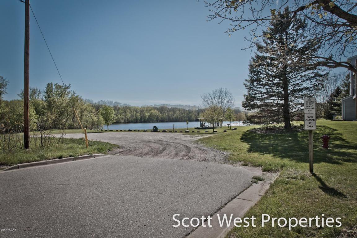 976 Bowes St SE, Lowell, MI 49331 photo 3