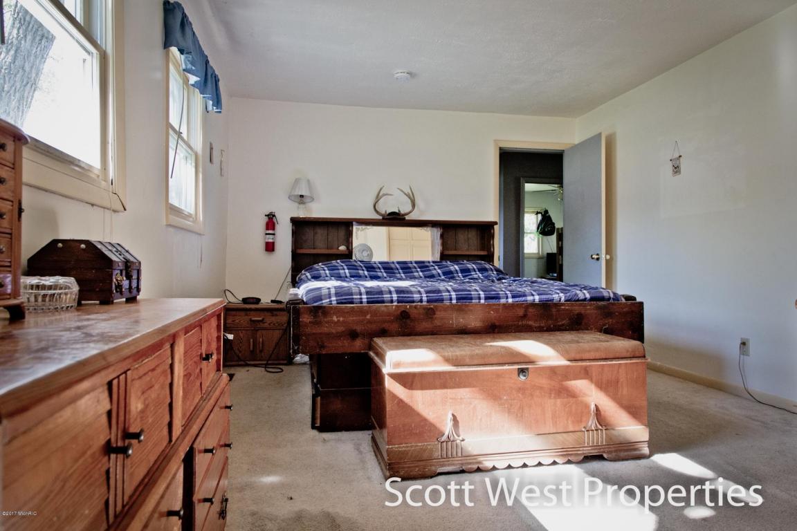 976 Bowes St SE, Lowell, MI 49331 photo 14