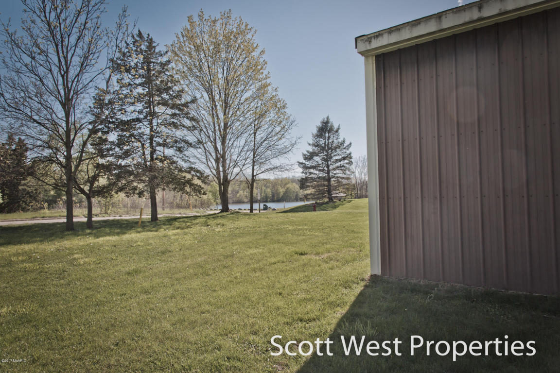 976 Bowes St SE, Lowell, MI 49331 photo 13