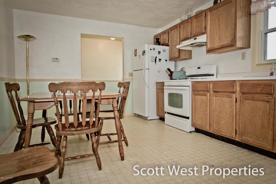976 Bowes St SE, Lowell, MI 49331 photo 7