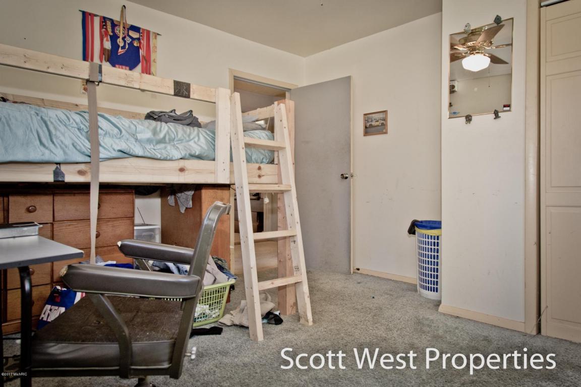 976 Bowes St SE, Lowell, MI 49331 photo 18