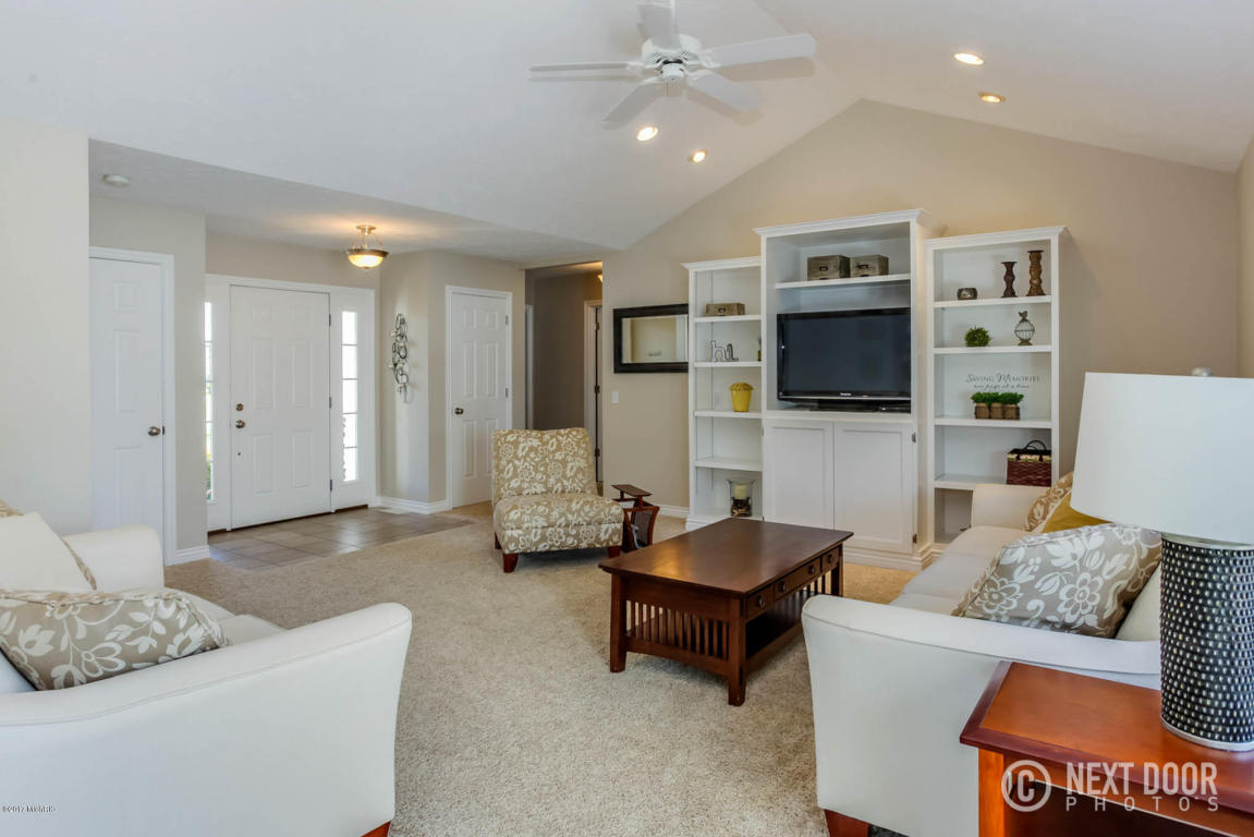 1836 Railside Ct, Dorr, MI 49323 photo 3