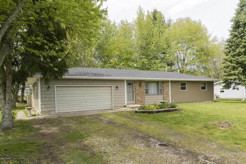 135 Heather Dr, Marshall, MI 49068 photo 2