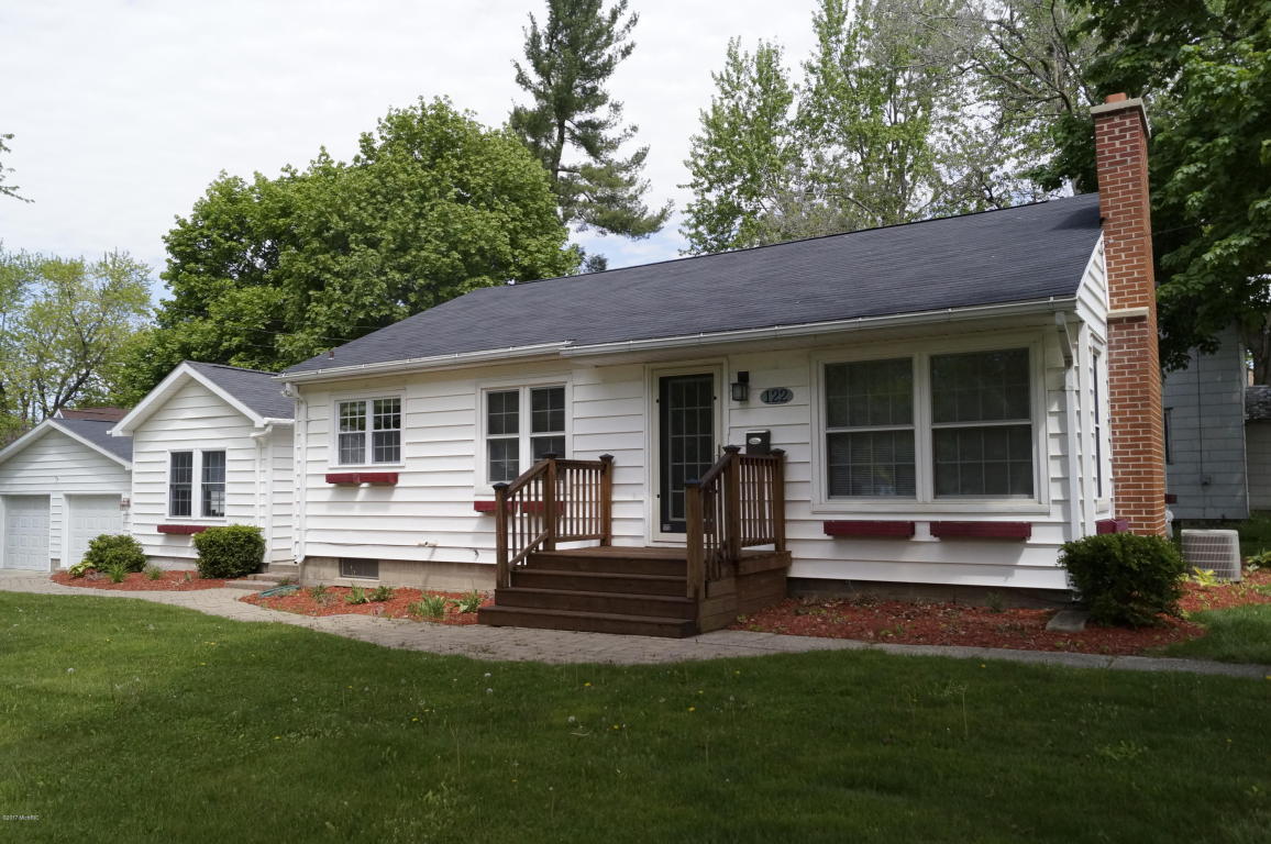 122 E Mary St, Belding, MI 48809 photo 1