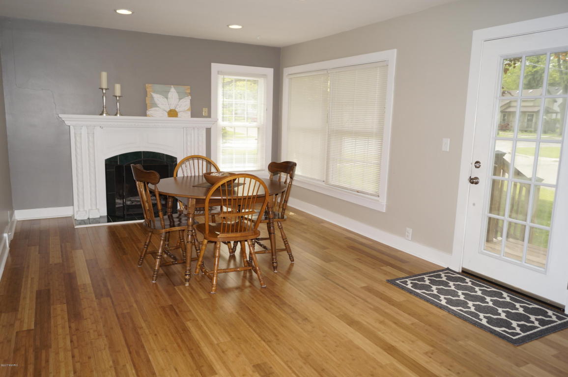 122 E Mary St, Belding, MI 48809 photo 3