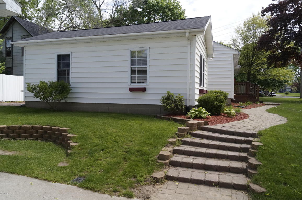 122 E Mary St, Belding, MI 48809 photo 35