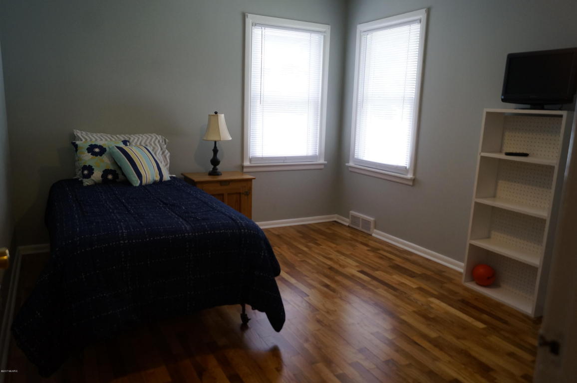 122 E Mary St, Belding, MI 48809 photo 21