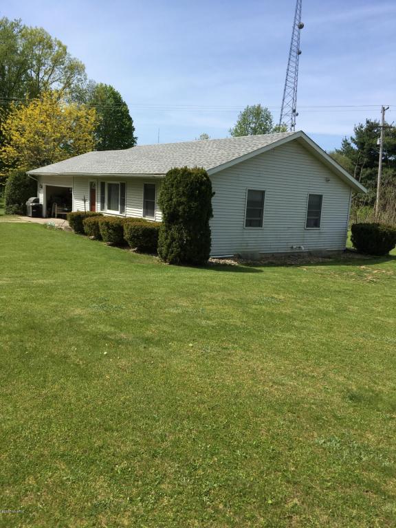 15900 Kane, Plainwell, MI 49080 photo 2