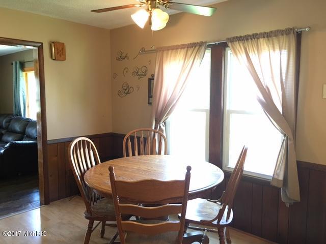 78 Parsonage St, Saranac, MI 48881 photo 6