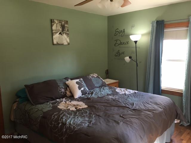 78 Parsonage St, Saranac, MI 48881 photo 9