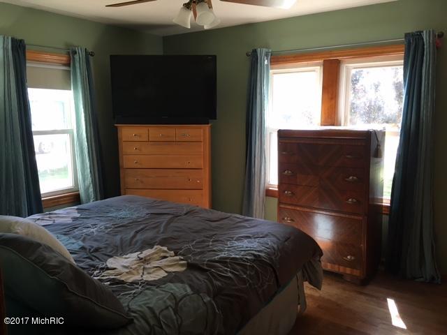 78 Parsonage St, Saranac, MI 48881 photo 10